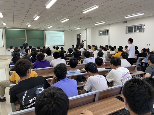 工学院召开2019级机械类专业分流介绍会 (5)