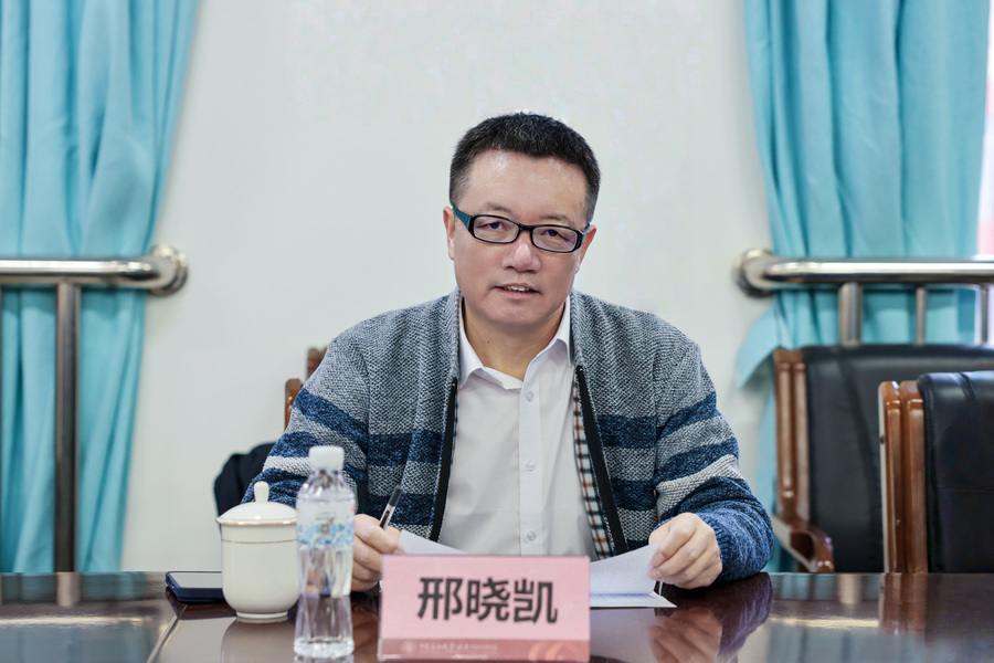 786913e627f444e41f41f250bc0d10ae