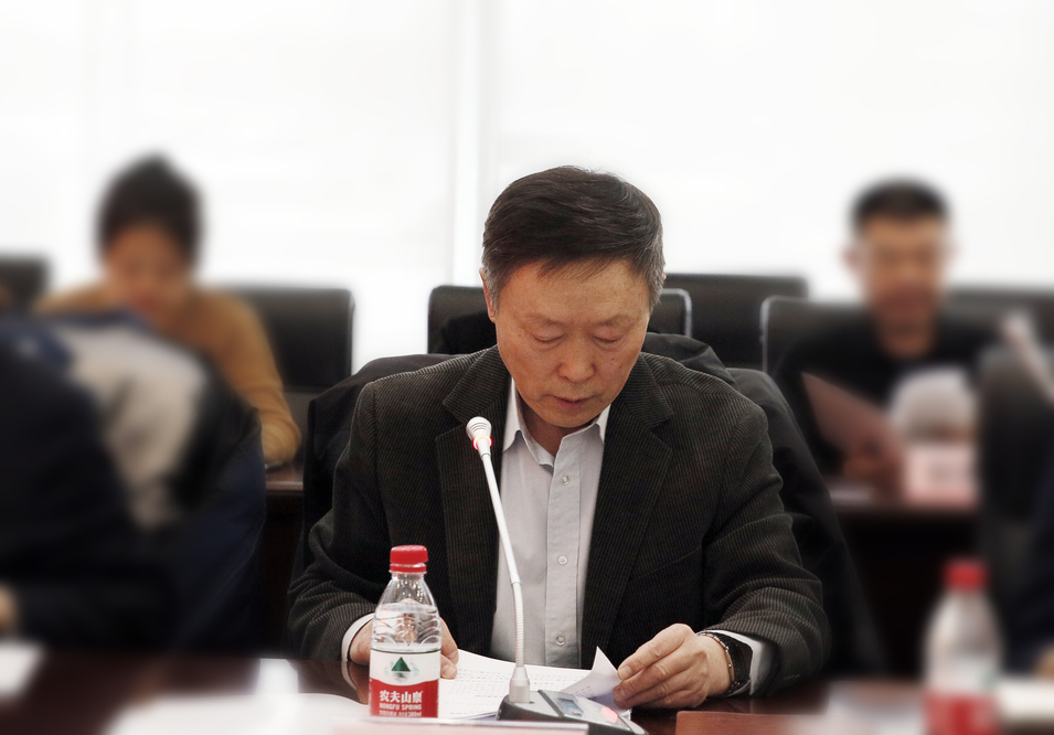 校区领导陈大恩,孙旭东,肖磊,张红艳,39名"双代会"代表出席会议,处级