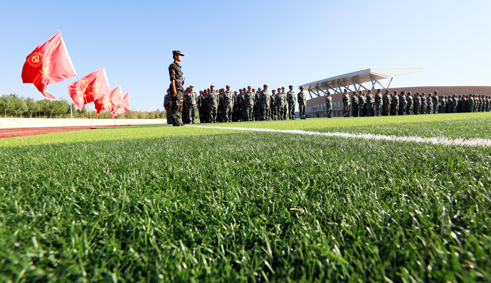 20160909克拉玛依校区举行2016级新生军训结训典礼-张宝 (1)