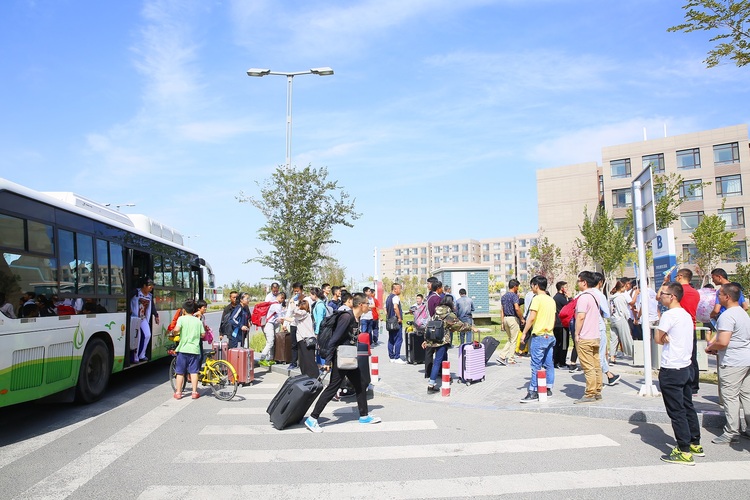 20170825-26你好中石大，欢迎2017级新生-张宝 (1)