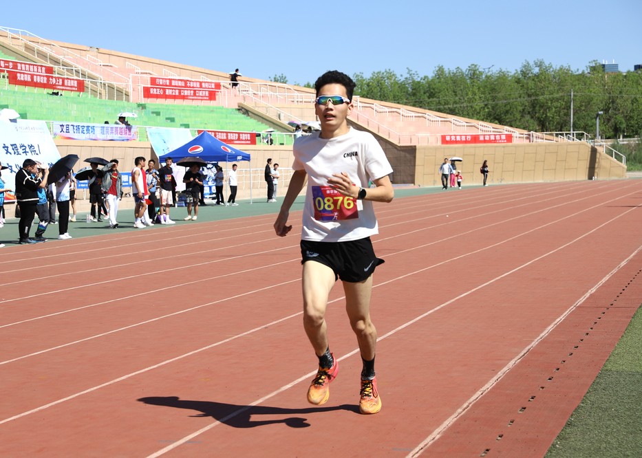 学生组男子800米 郝佳瑛 (24)
