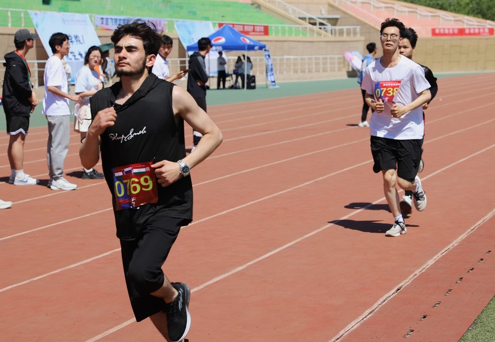学生组男子5000米 温博燚 (5)