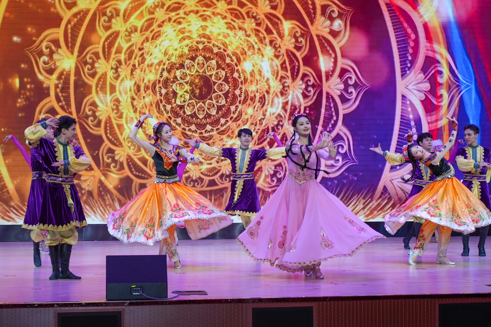 开场舞《舞乐新疆》