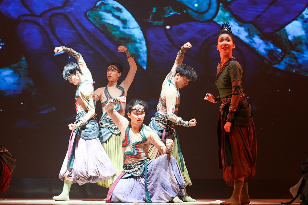 《铅华・满壁》