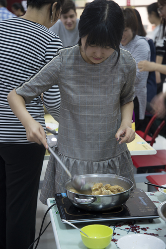 国际学生美食节 (19)